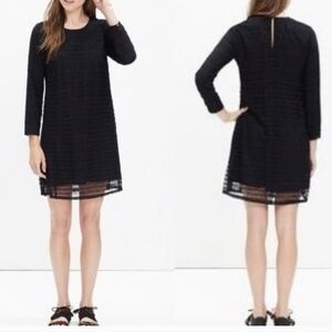 Madewell et Sezane Thelma Lace Navy Shift Dress